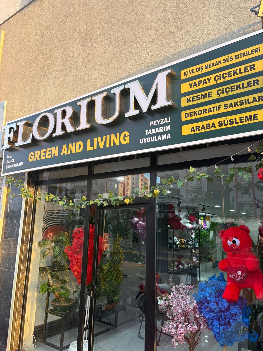 Florium mağaza tabelası ve vitrini, Kayapınar Diyarbakır